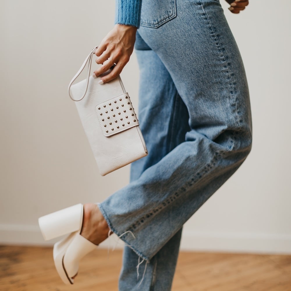 Riviera Maya Rivet Clutch - Cream — alternate view 2