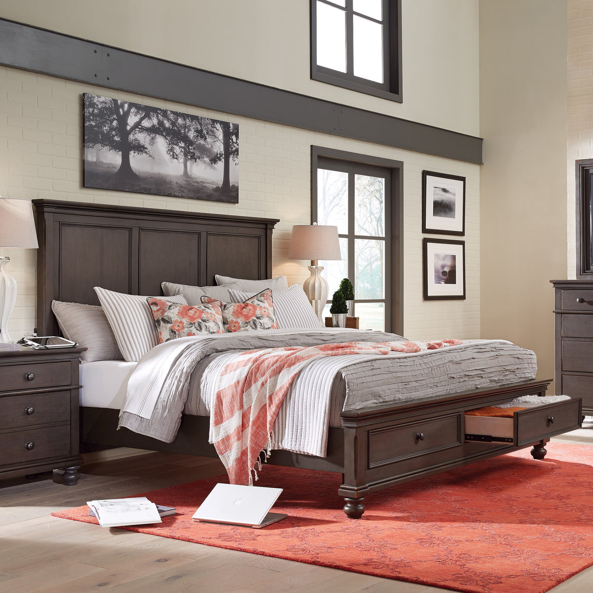Oxford Queen Panel Bed With Storage Footboard — alternate view 4