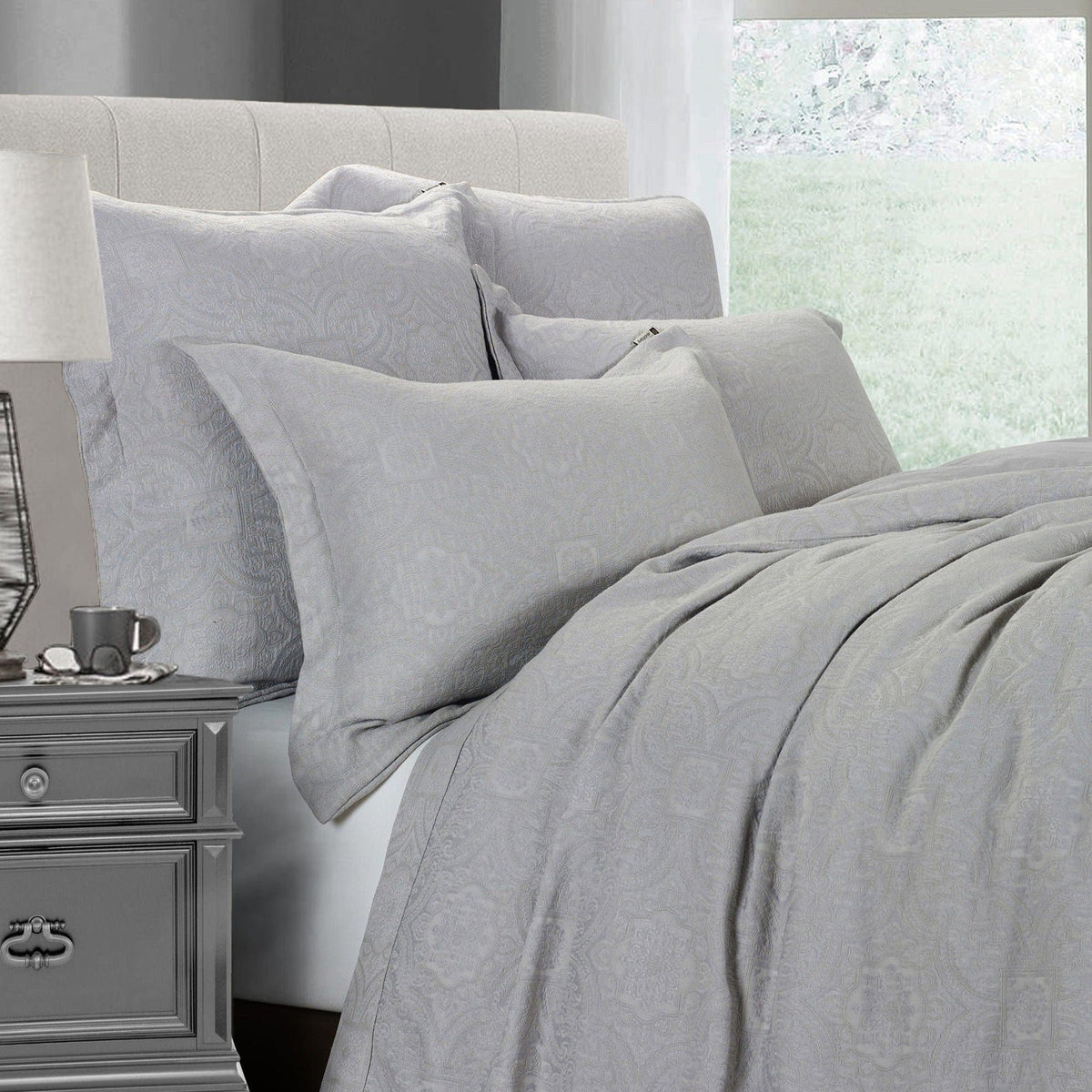 Matelassé  Duvet- Gray King — alternate view 2