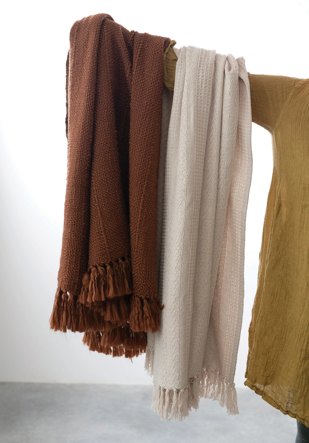 Woven Recycled Cotton Throw with Fringe — alternate view 2