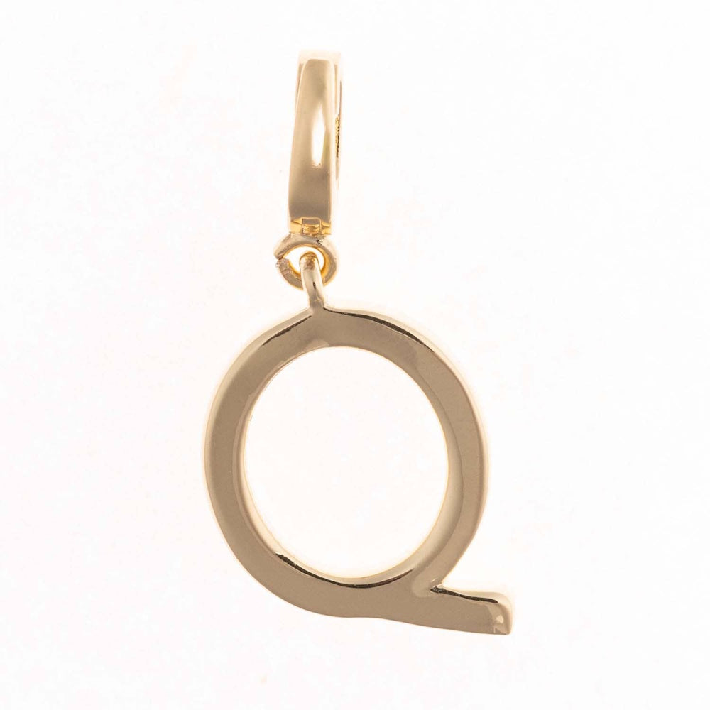 Gold charm pendant shaped in the capital letter "Q" with a polished finish and top attachment bail.